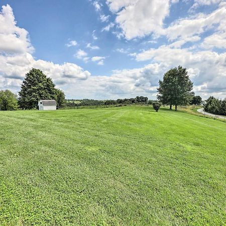 Вілла Charming Williamstown Retreat With Private Yard Екстер'єр фото