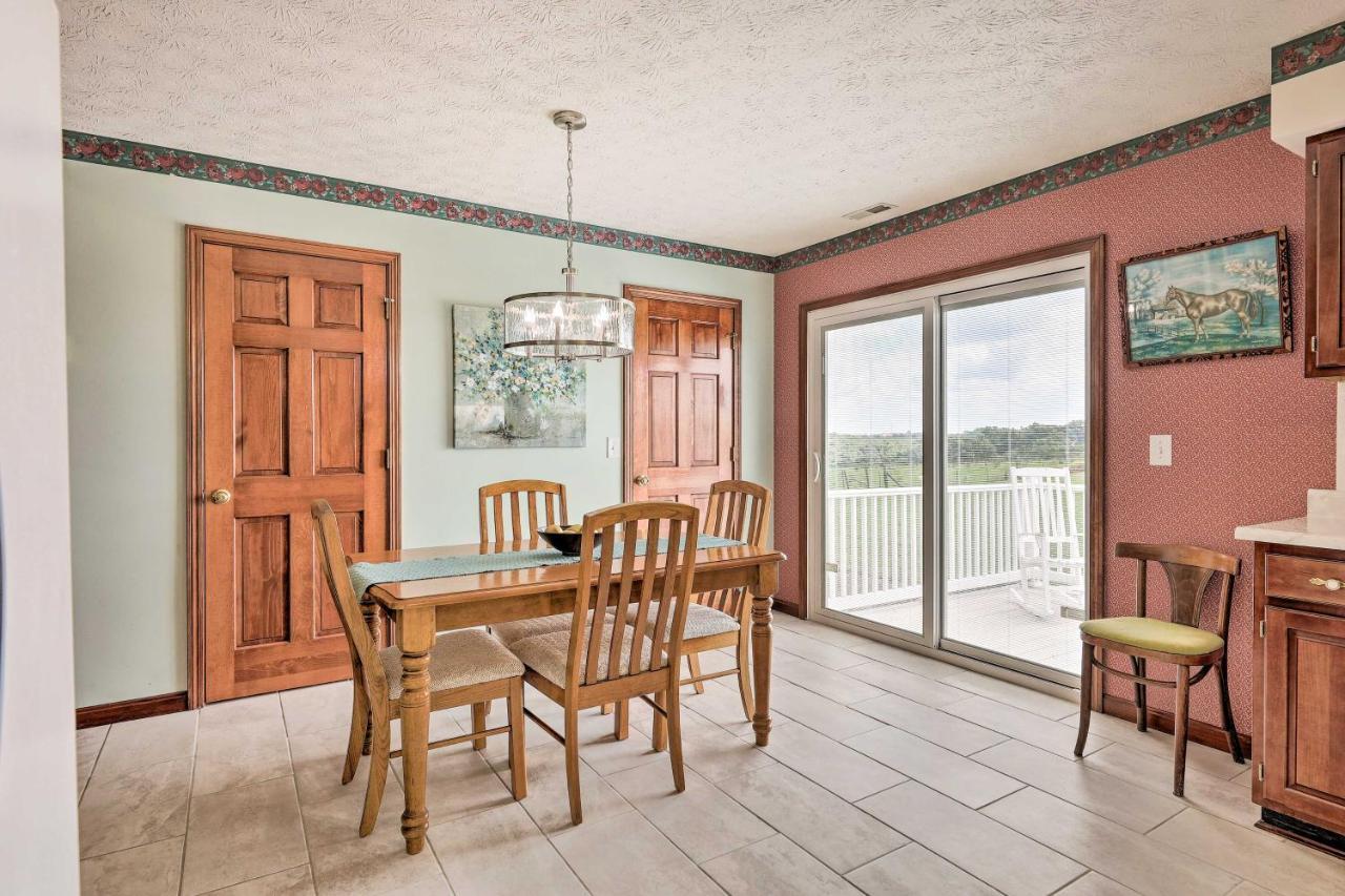 Вілла Charming Williamstown Retreat With Private Yard Екстер'єр фото