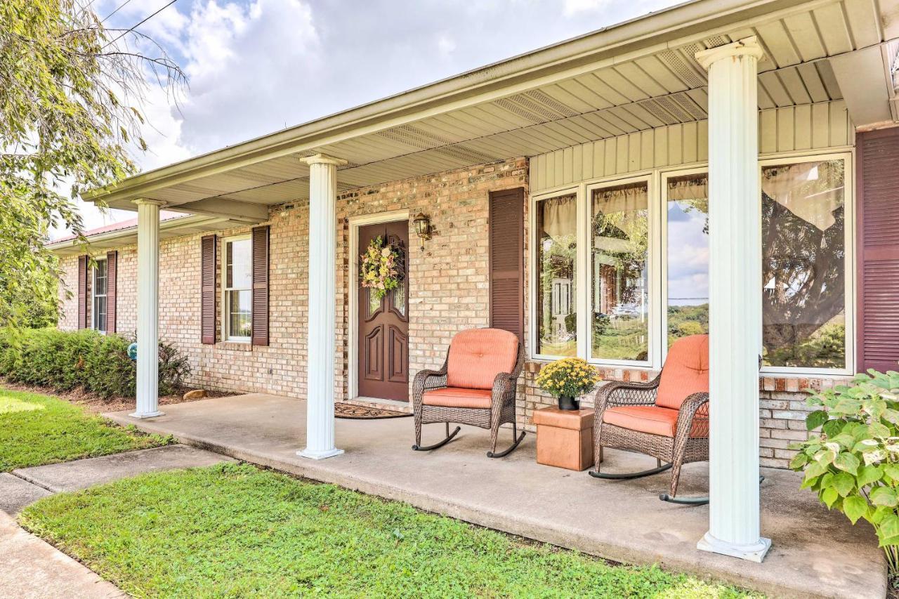 Вілла Charming Williamstown Retreat With Private Yard Екстер'єр фото