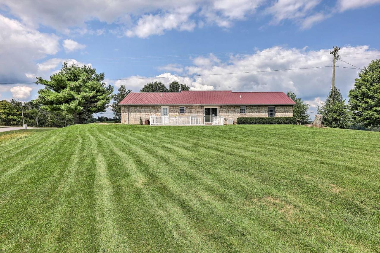 Вілла Charming Williamstown Retreat With Private Yard Екстер'єр фото